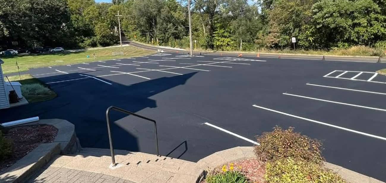 Omaha Asphalt Contractor, Parking Lot Striping and Sealcoating